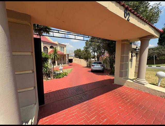 4 BEDROOM HOUSE FOR SALE IN ALBERTSDAL